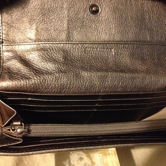 Burberry Foral Embossed Leather Accordian Wallet - Picture 3 of 5